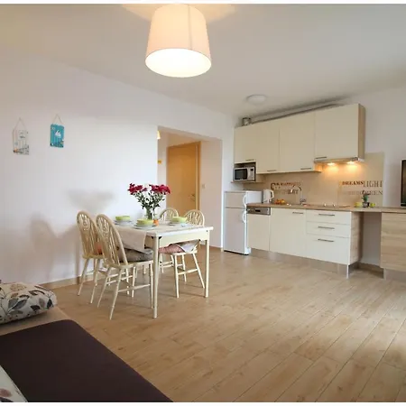 Sanja Apartment *